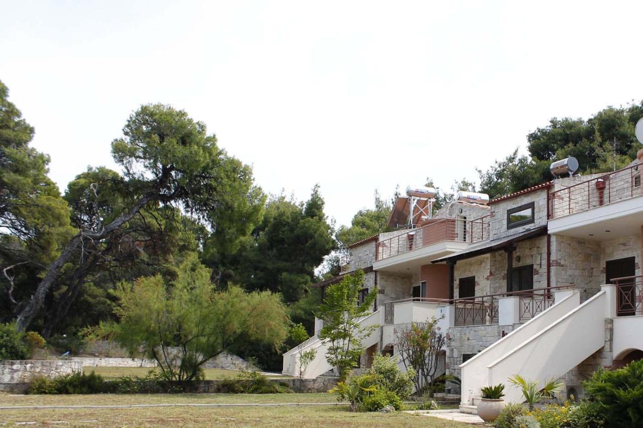 4 Bedroom Villa With Pool And Garden Nea Fokea Exterior foto