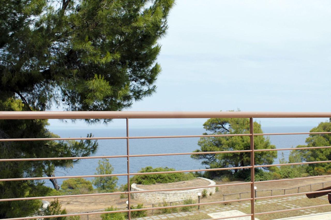 4 Bedroom Villa With Pool And Garden Nea Fokea Exterior foto