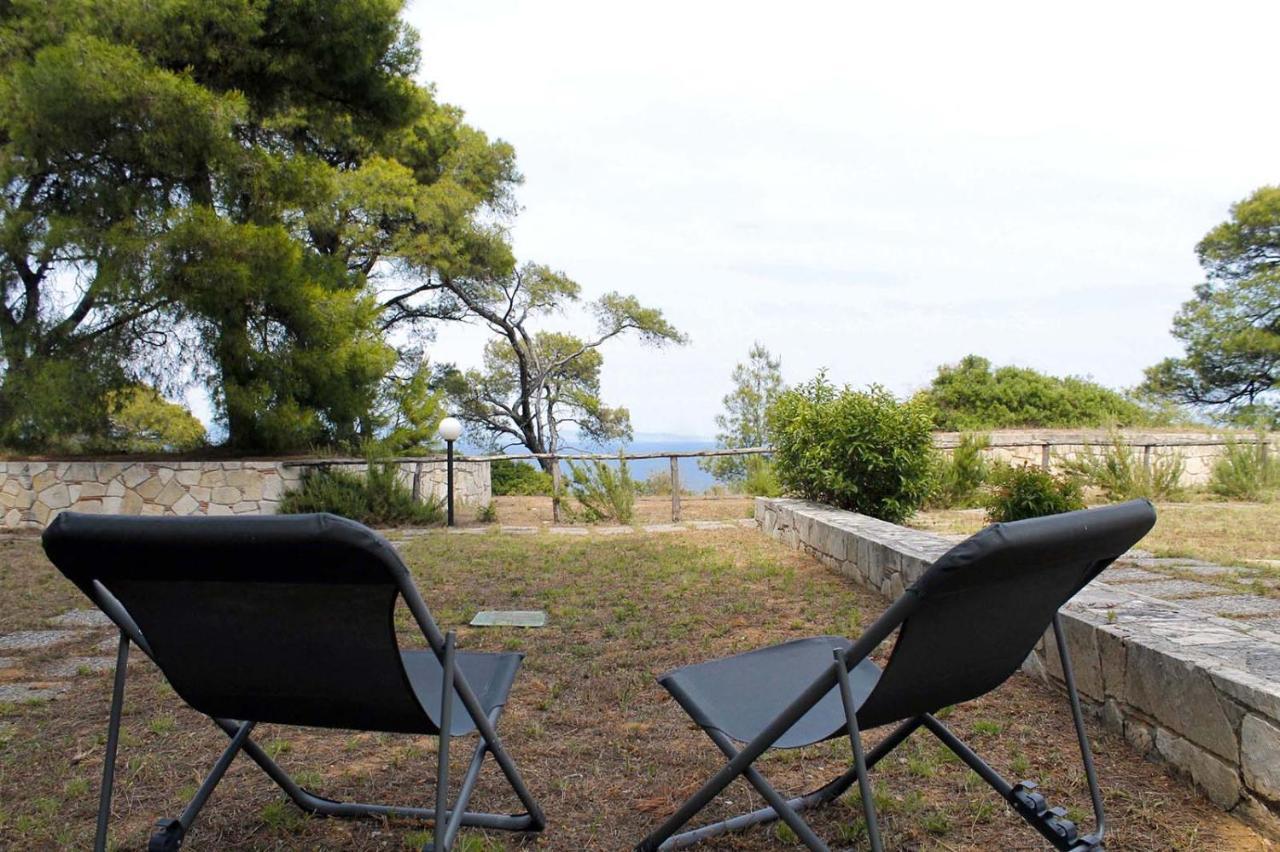 4 Bedroom Villa With Pool And Garden Nea Fokea Exterior foto